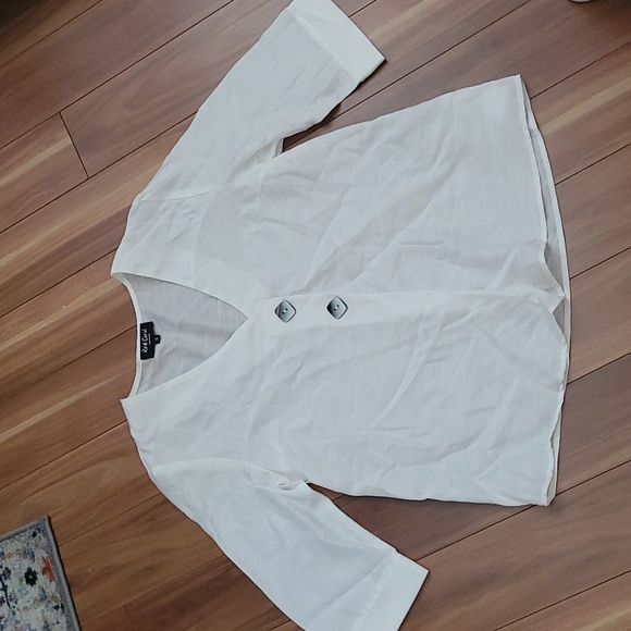 Nwt RED CORAL button up 3/4 sleeve top - Picture 1 of 2